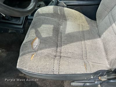 image for item OK9776 1989 GMC S15 Jimmy  SUV