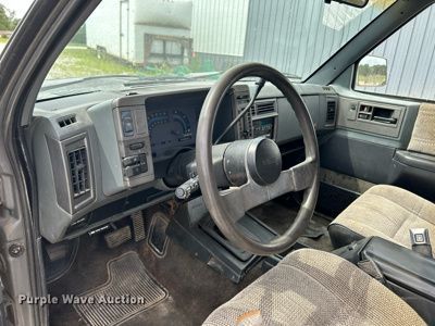 image for item OK9776 1989 GMC S15 Jimmy  SUV