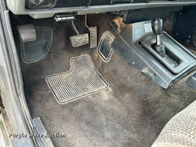 image for item OK9776 1989 GMC S15 Jimmy  SUV