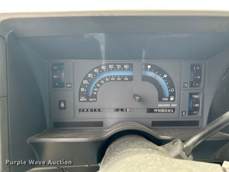 image for item OK9776 1989 GMC S15 Jimmy  SUV