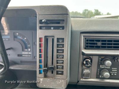 image for item OK9776 1989 GMC S15 Jimmy  SUV