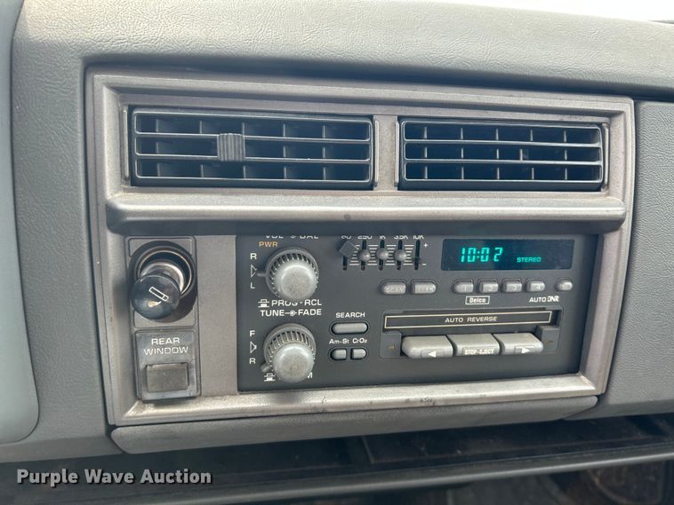 image for item OK9776 1989 GMC S15 Jimmy  SUV