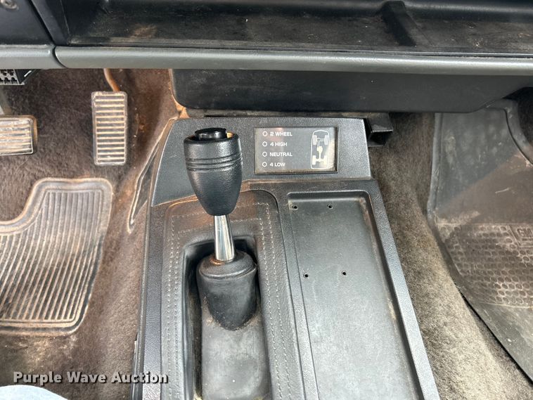 image for item OK9776 1989 GMC S15 Jimmy  SUV