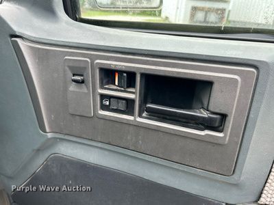 image for item OK9776 1989 GMC S15 Jimmy  SUV