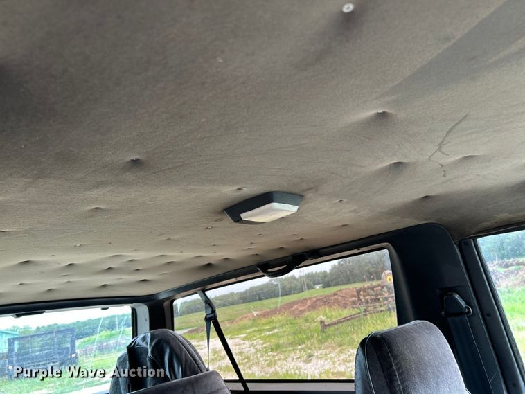 image for item OK9776 1989 GMC S15 Jimmy  SUV