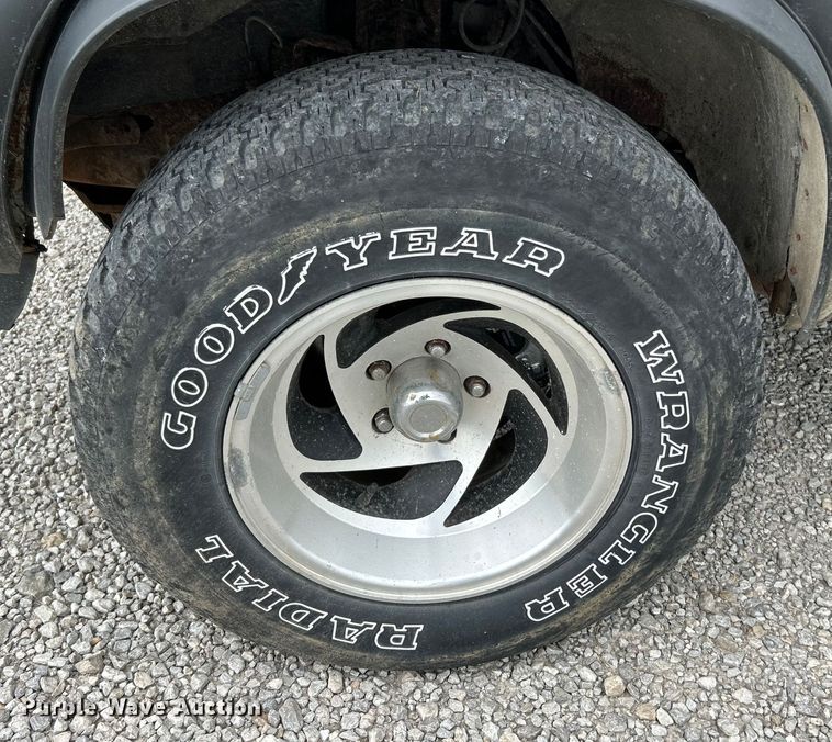 image for item OK9776 1989 GMC S15 Jimmy  SUV