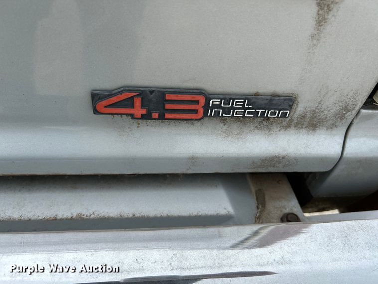 image for item OK9776 1989 GMC S15 Jimmy  SUV