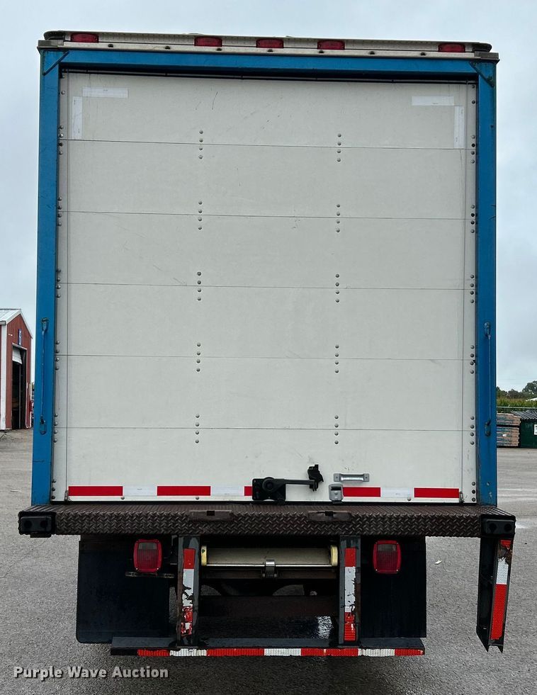 image for item OK9789 1997 International 4700  box truck