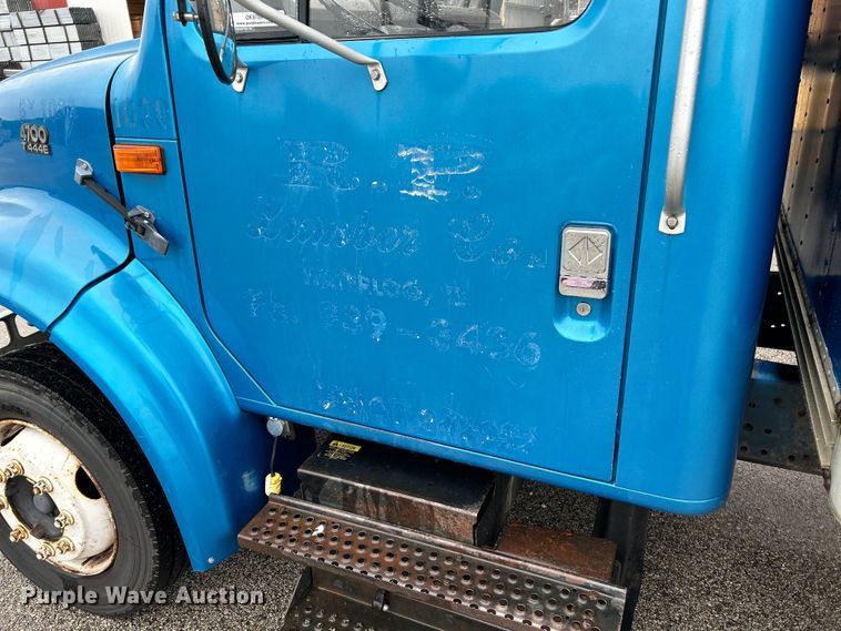 image for item OK9789 1997 International 4700  box truck