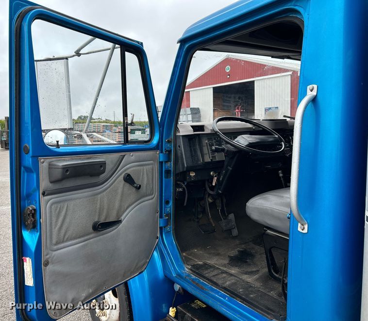 image for item OK9789 1997 International 4700  box truck