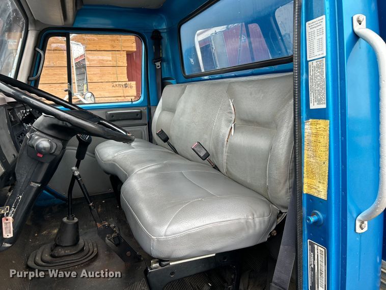 image for item OK9789 1997 International 4700  box truck