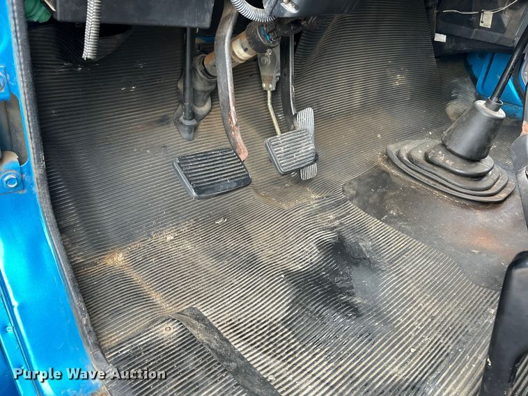 image for item OK9789 1997 International 4700  box truck