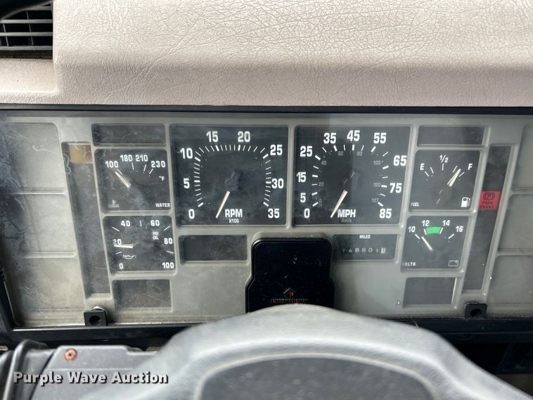 image for item OK9789 1997 International 4700  box truck