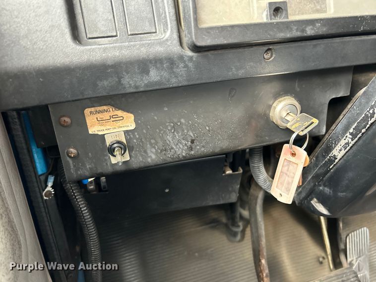 image for item OK9789 1997 International 4700  box truck