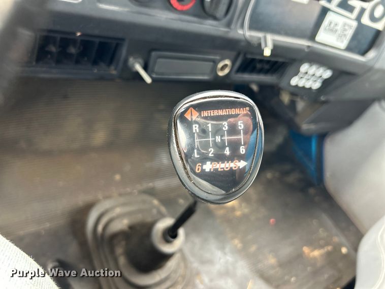 image for item OK9789 1997 International 4700  box truck