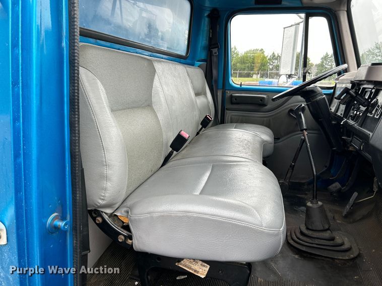 image for item OK9789 1997 International 4700  box truck