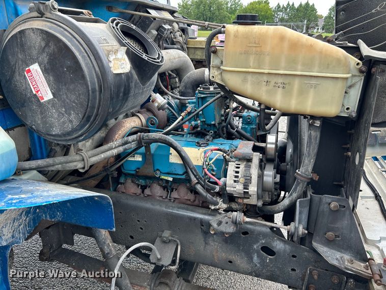 image for item OK9789 1997 International 4700  box truck