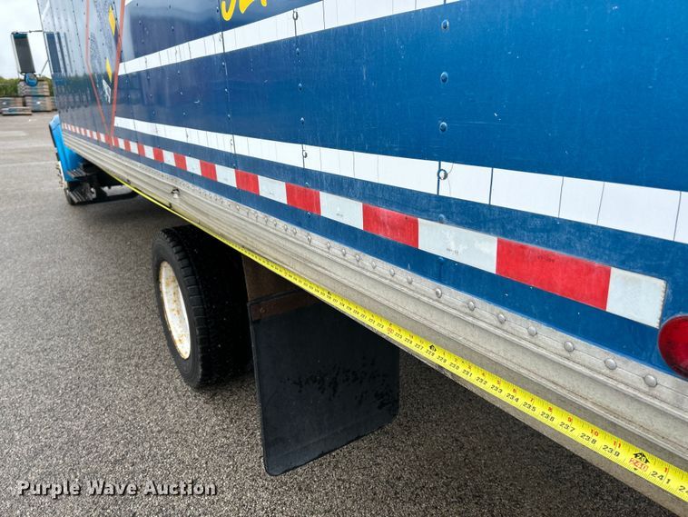 image for item OK9789 1997 International 4700  box truck