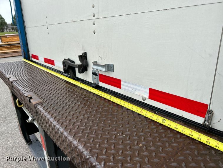 image for item OK9789 1997 International 4700  box truck