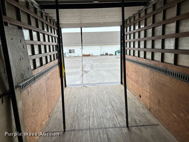 image for item OK9789 1997 International 4700  box truck