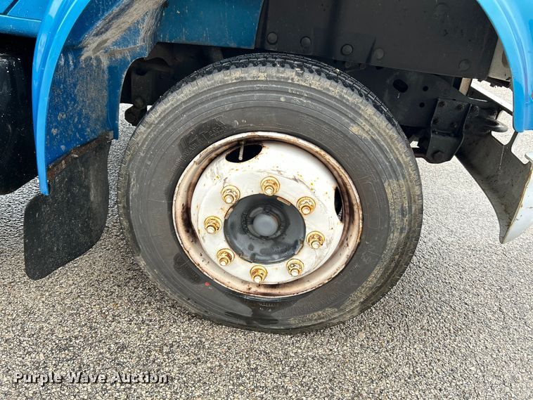 image for item OK9789 1997 International 4700  box truck