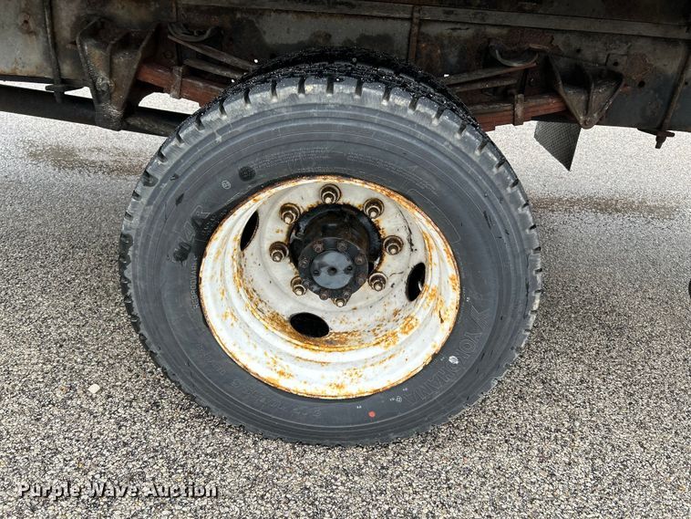 image for item OK9789 1997 International 4700  box truck