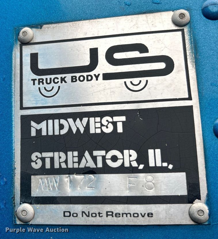 image for item OK9789 1997 International 4700  box truck