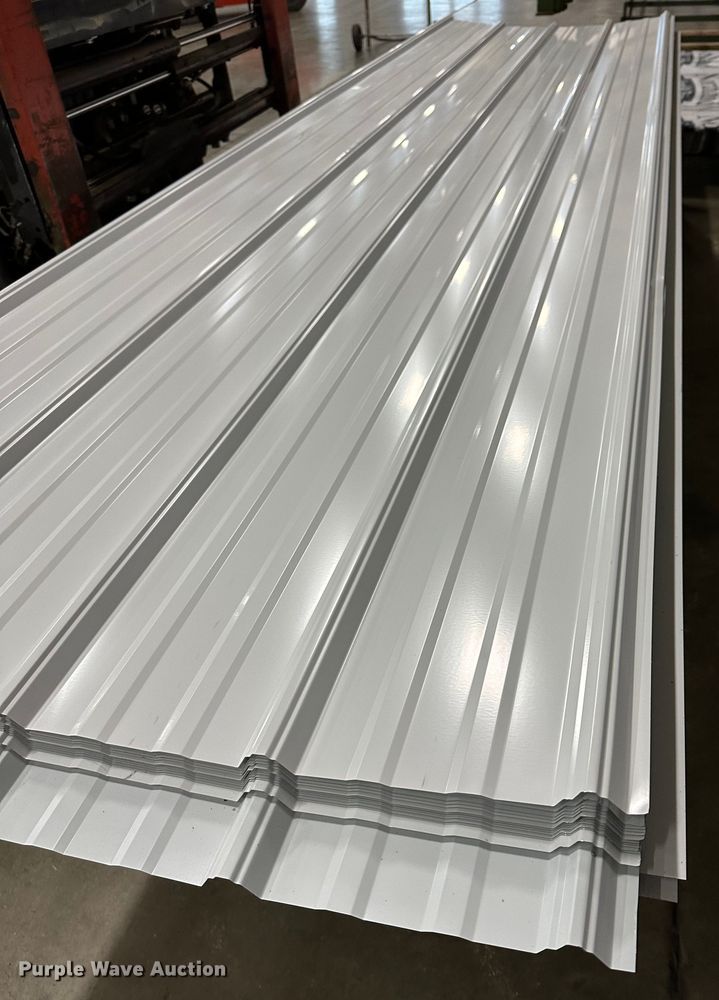 image for item ZA0255 (60) sheets of metal siding/roofing