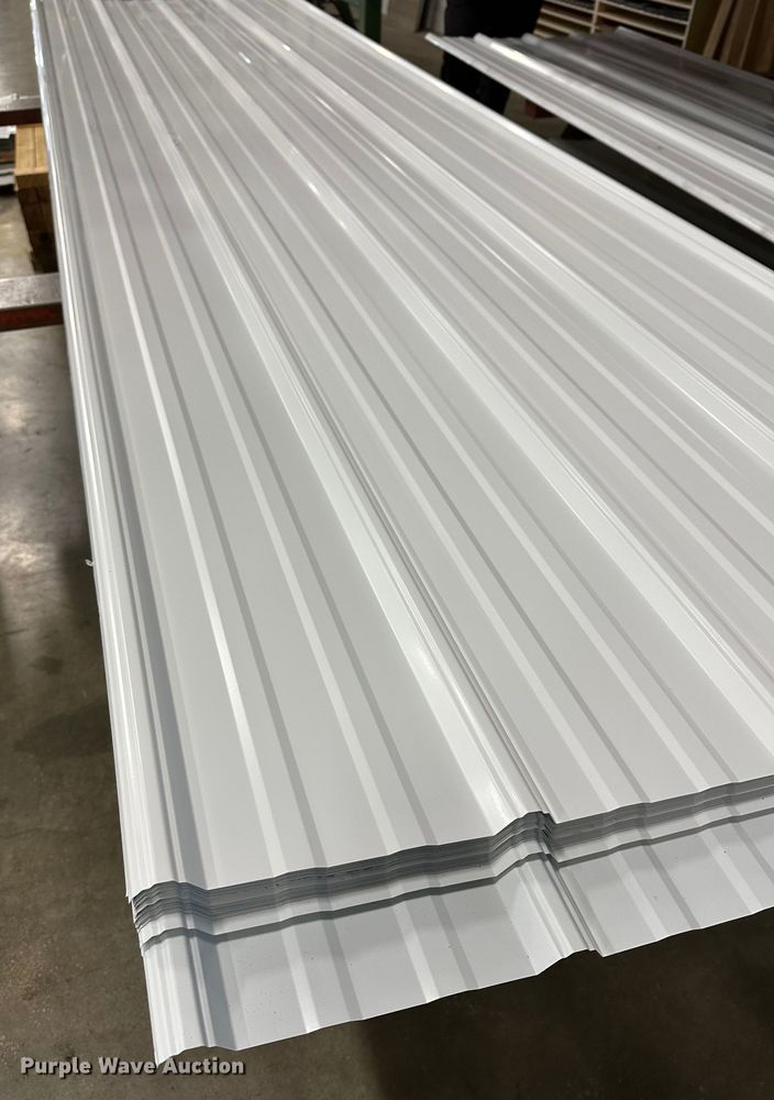 image for item ZA0327 (60) sheets of metal siding/roofing