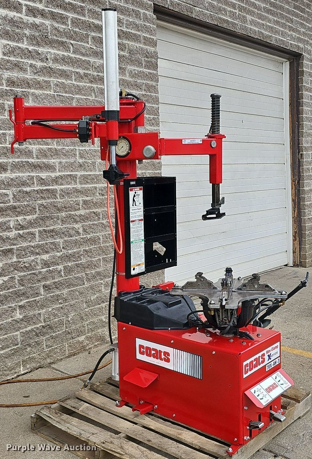 Coats X Series 70XAH3 rim clamp tire machine in Omaha, NE Item