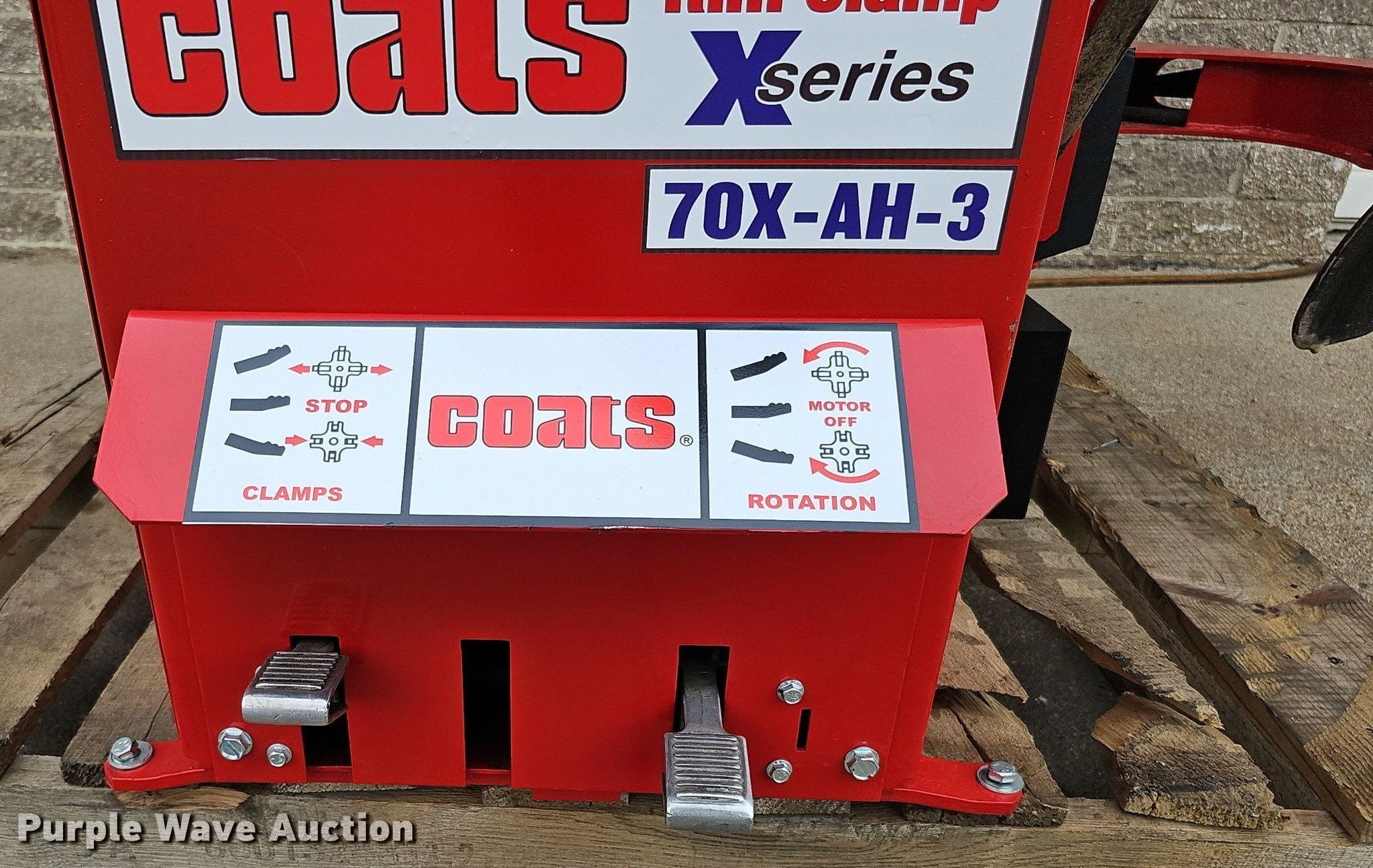 Coats X Series 70XAH3 rim clamp tire machine in Omaha, NE Item