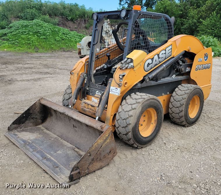 image for item DA7221 2014 Case SV300  skid steer loader