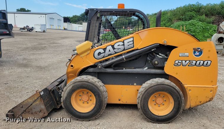 image for item DA7221 2014 Case SV300  skid steer loader