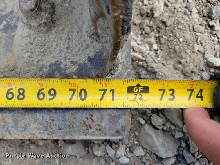 image for item DA7221 2014 Case SV300  skid steer loader