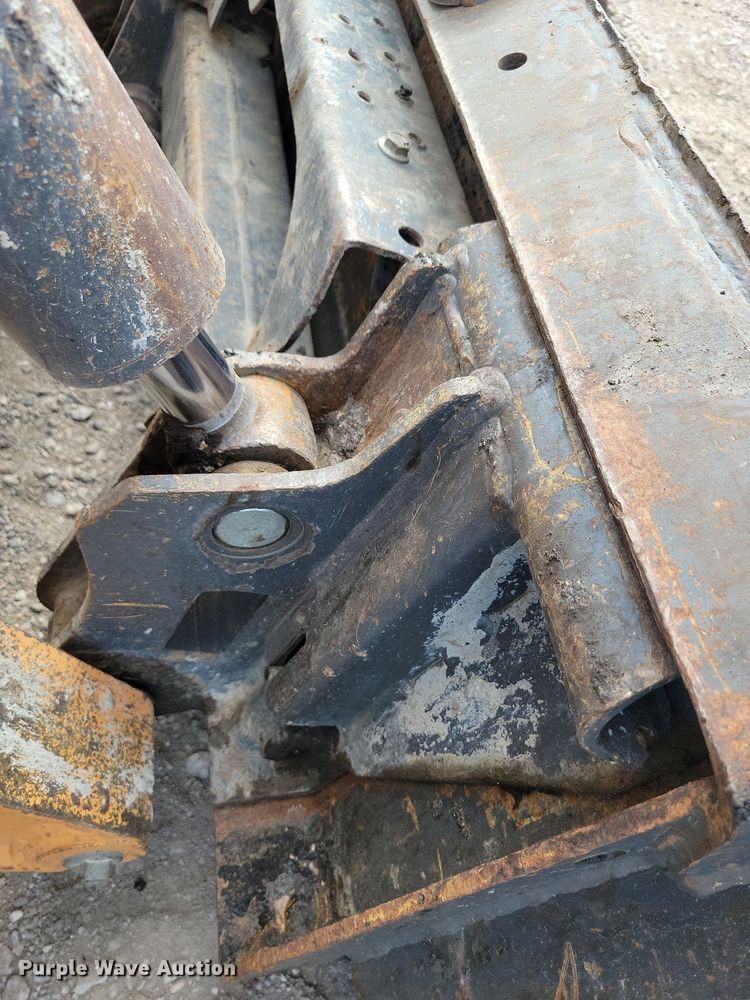 image for item DA7221 2014 Case SV300  skid steer loader