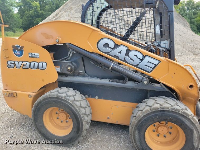 image for item DA7221 2014 Case SV300  skid steer loader