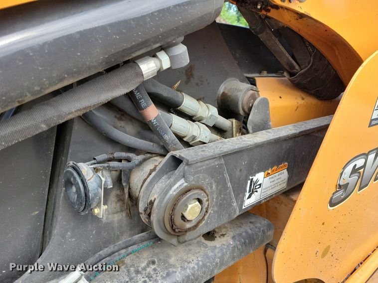 image for item DA7221 2014 Case SV300  skid steer loader