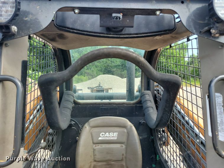 image for item DA7221 2014 Case SV300  skid steer loader