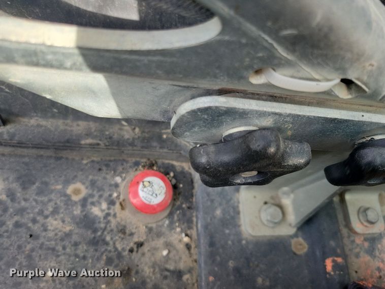 image for item DA7221 2014 Case SV300  skid steer loader