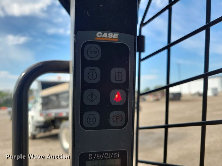 image for item DA7221 2014 Case SV300  skid steer loader