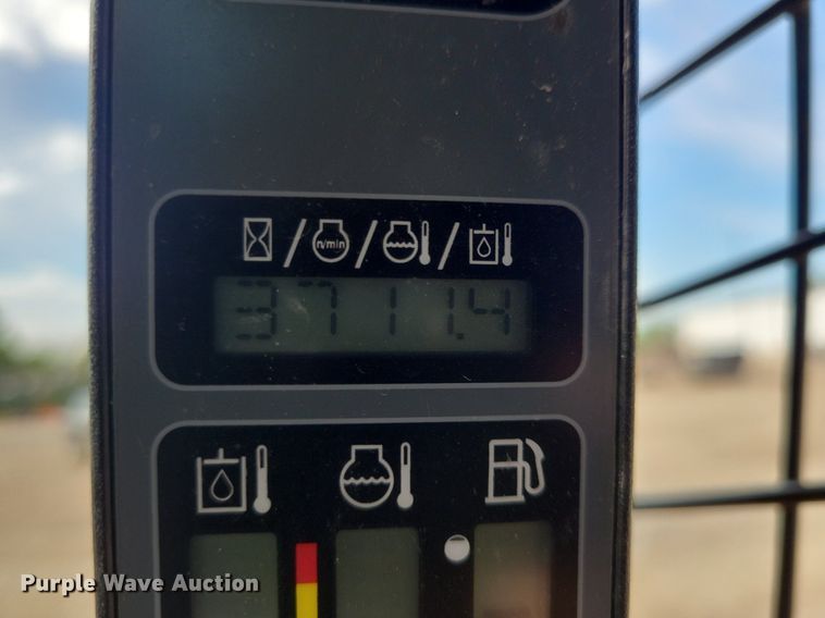 image for item DA7221 2014 Case SV300  skid steer loader