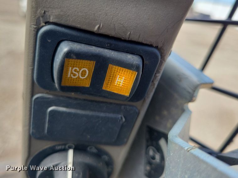 image for item DA7221 2014 Case SV300  skid steer loader