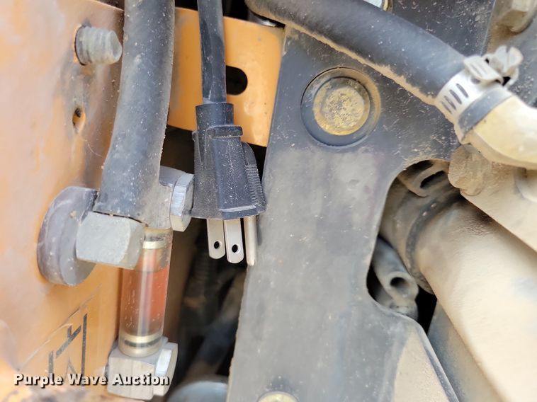 image for item DA7221 2014 Case SV300  skid steer loader