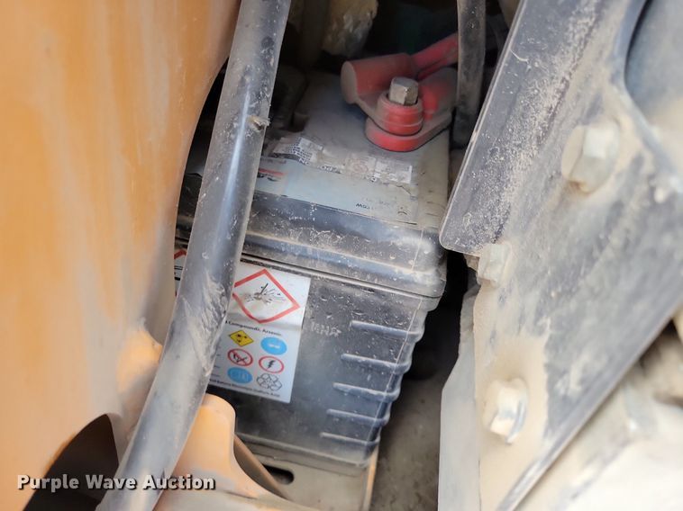 image for item DA7221 2014 Case SV300  skid steer loader