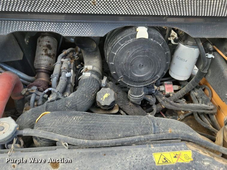 image for item DA7221 2014 Case SV300  skid steer loader