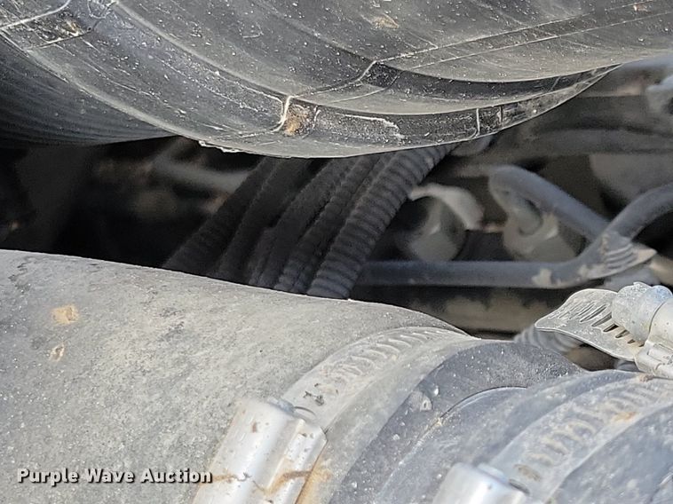 image for item DA7221 2014 Case SV300  skid steer loader