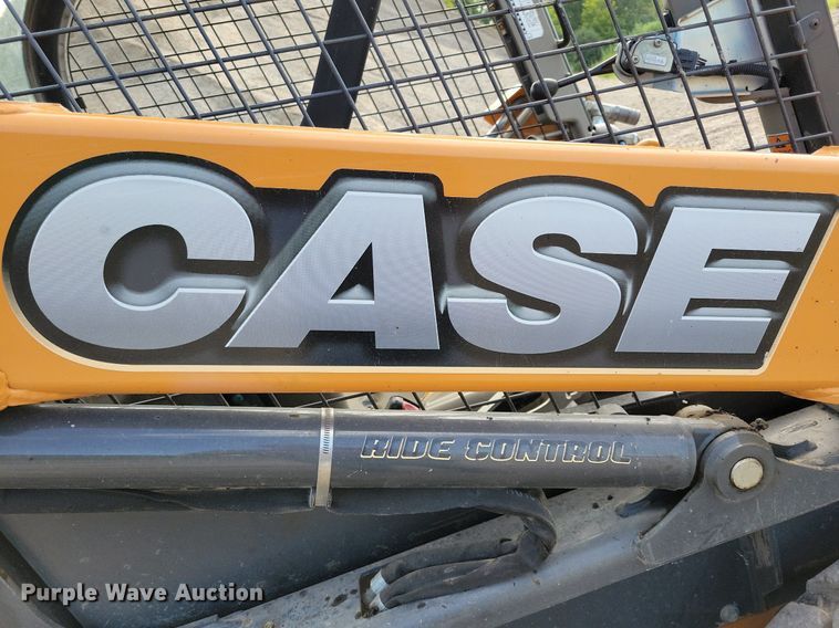 image for item DA7221 2014 Case SV300  skid steer loader