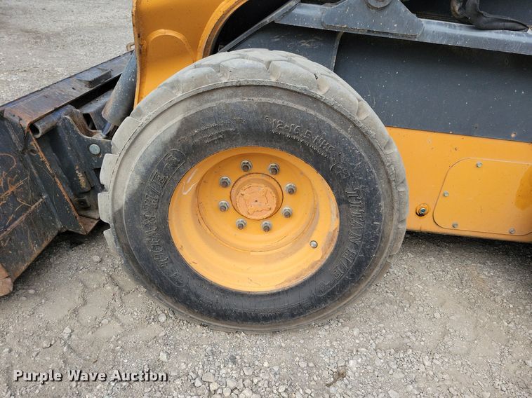 image for item DA7221 2014 Case SV300  skid steer loader