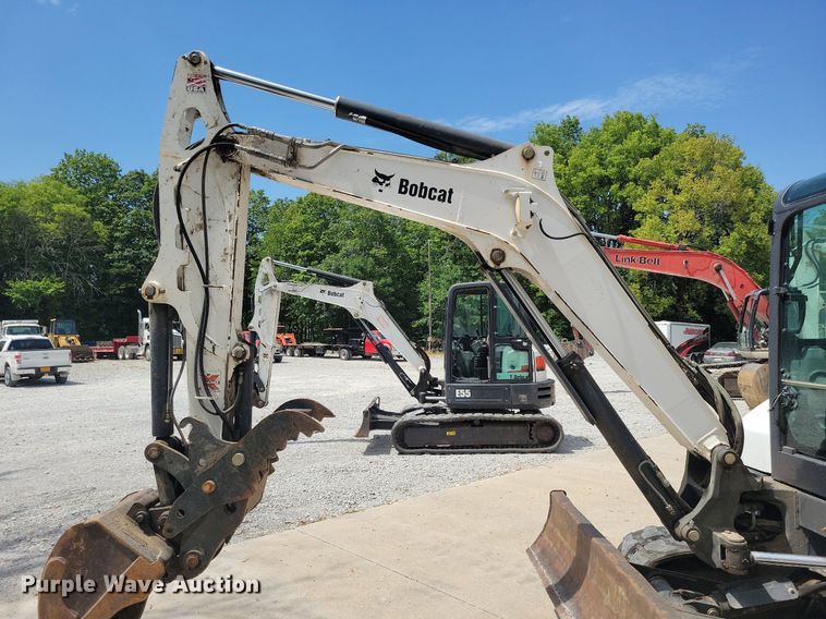 image for item DA7236 2013 Bobcat E50  mini excavator