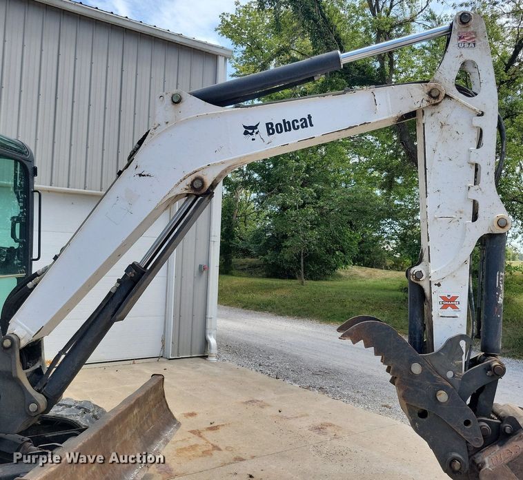image for item DA7236 2013 Bobcat E50  mini excavator
